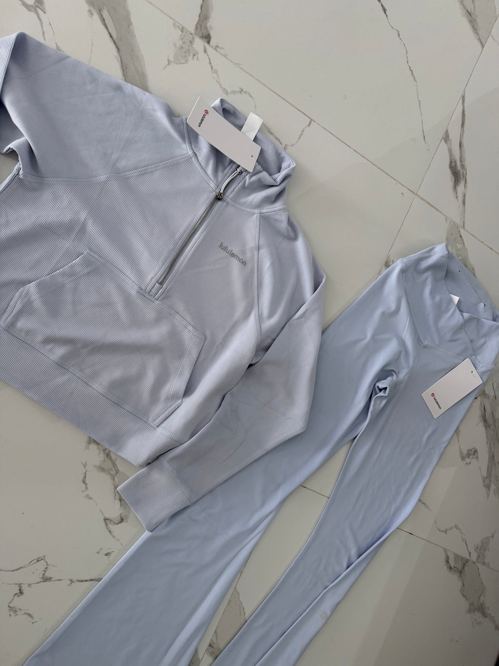 Conjunto lululemon azul cielo
