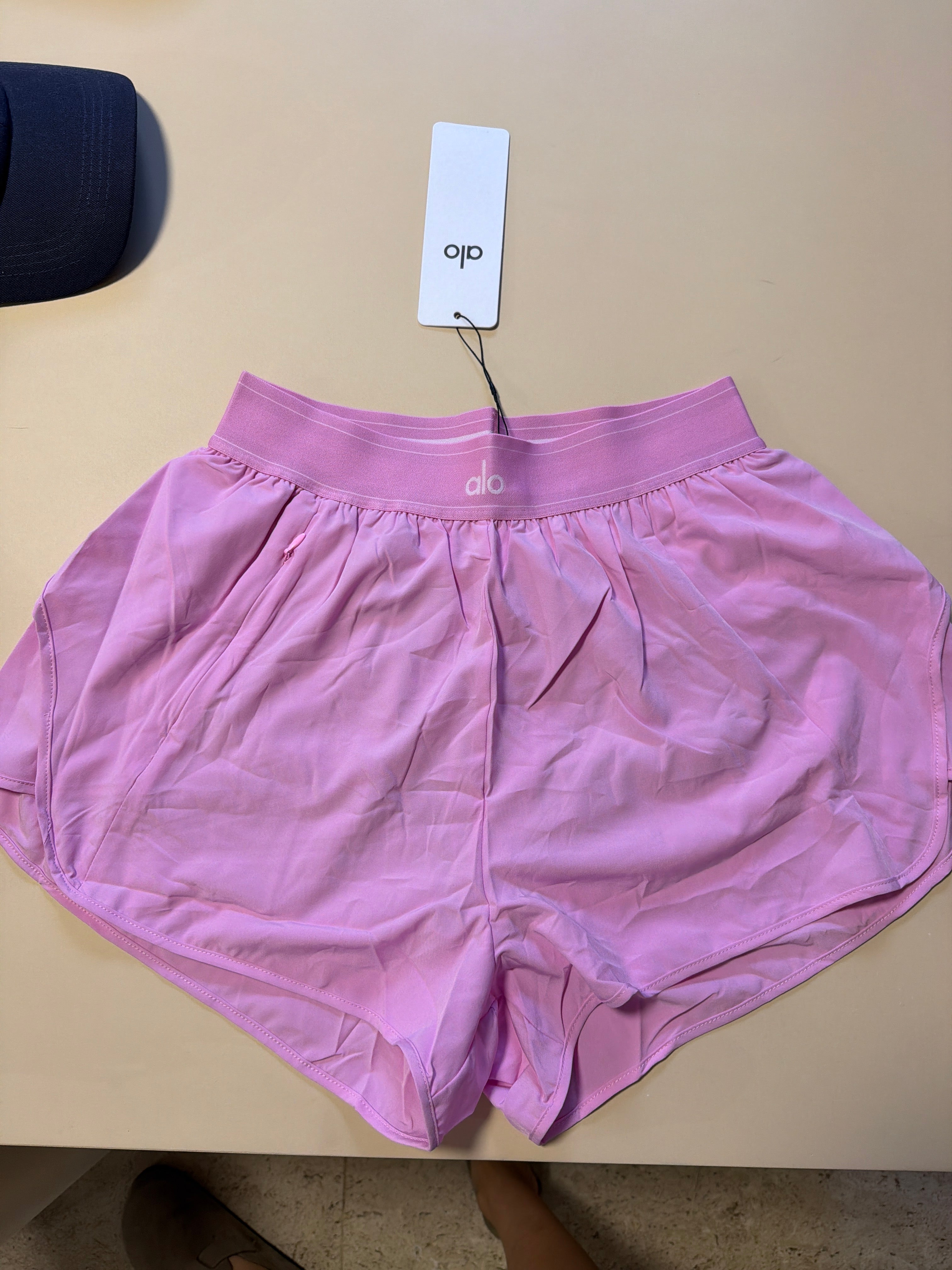 Short alo yoga resorte  pink