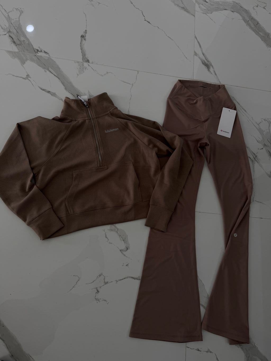 Conjunto Lululemon café