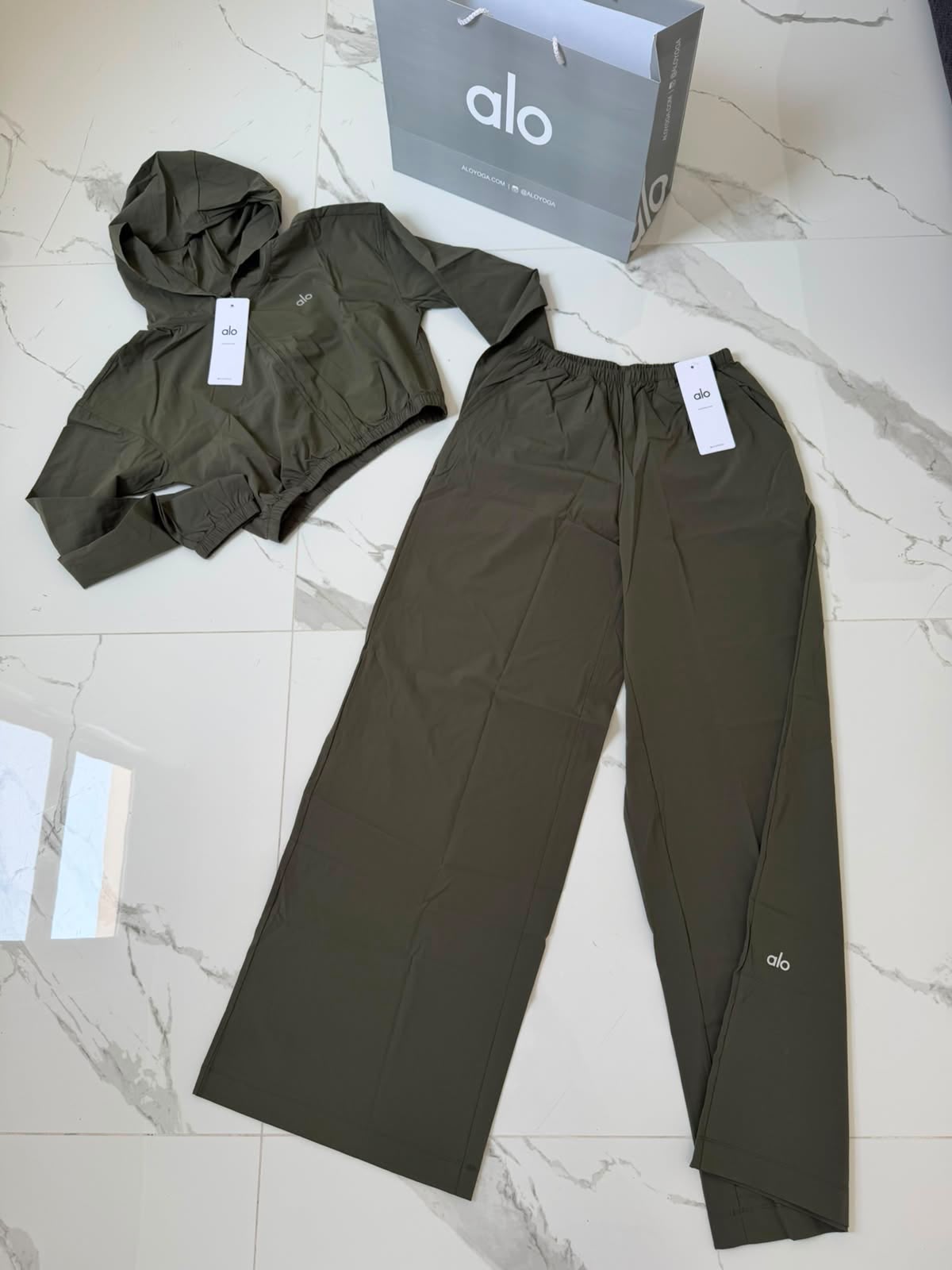 Conjunto Alo yoga verde
