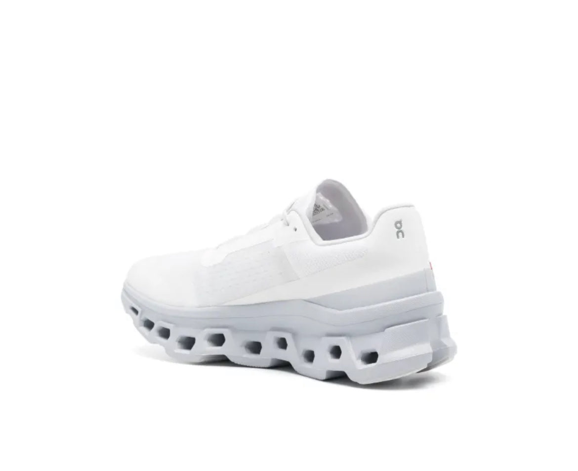 Tenis on Cloud Monster gris claro