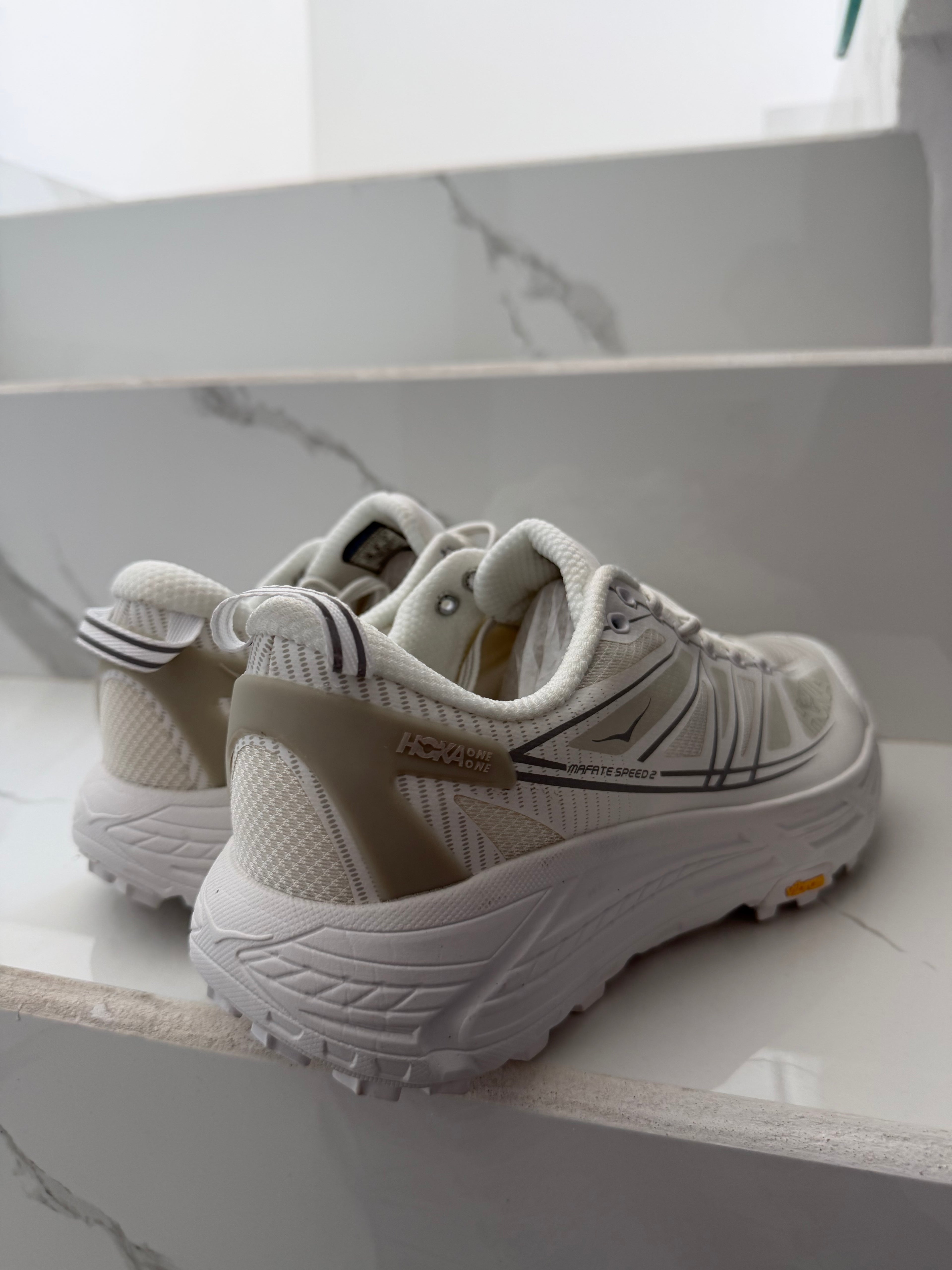 Tenis hooka blanco