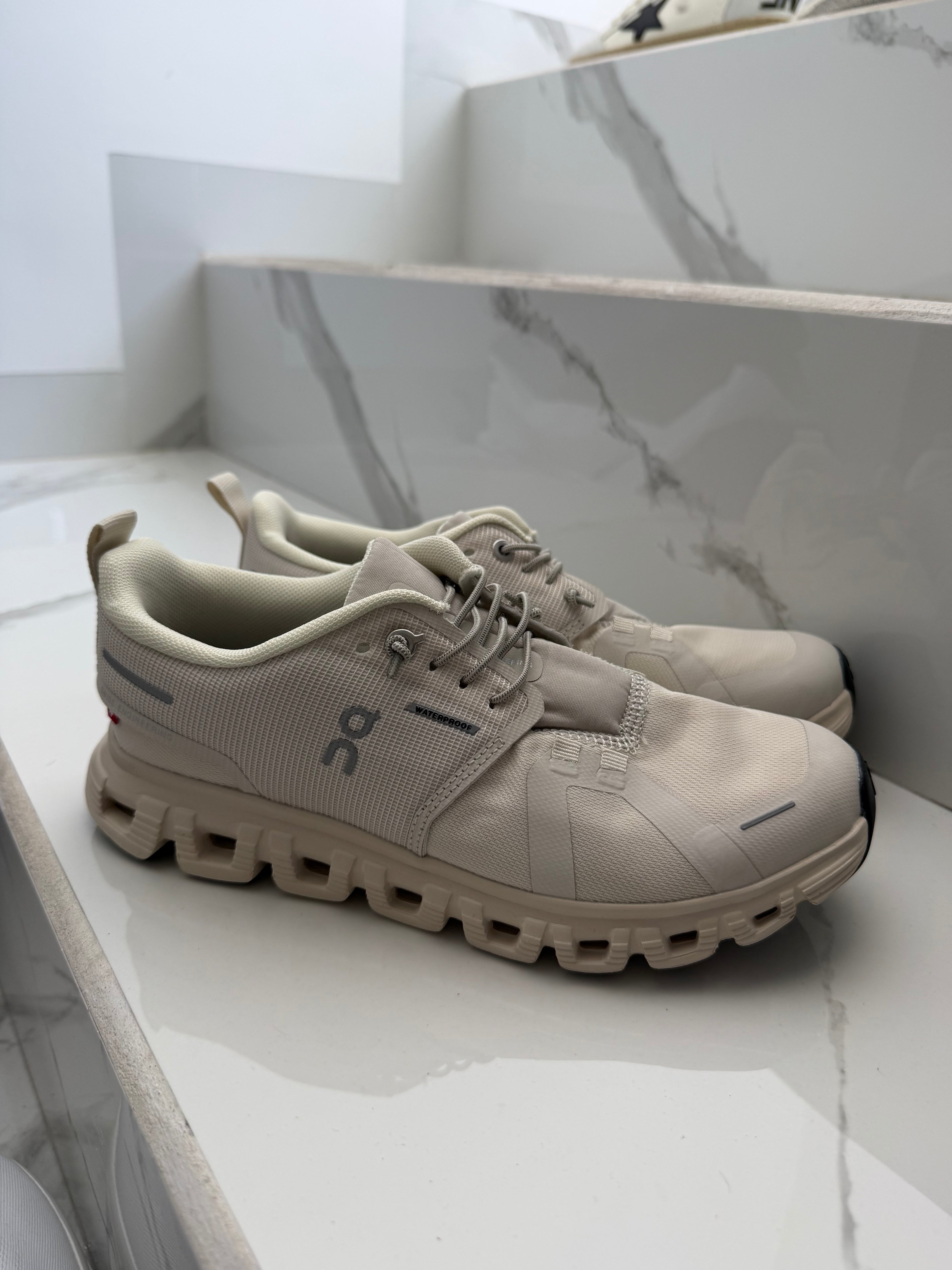 On Cloud 6 beige