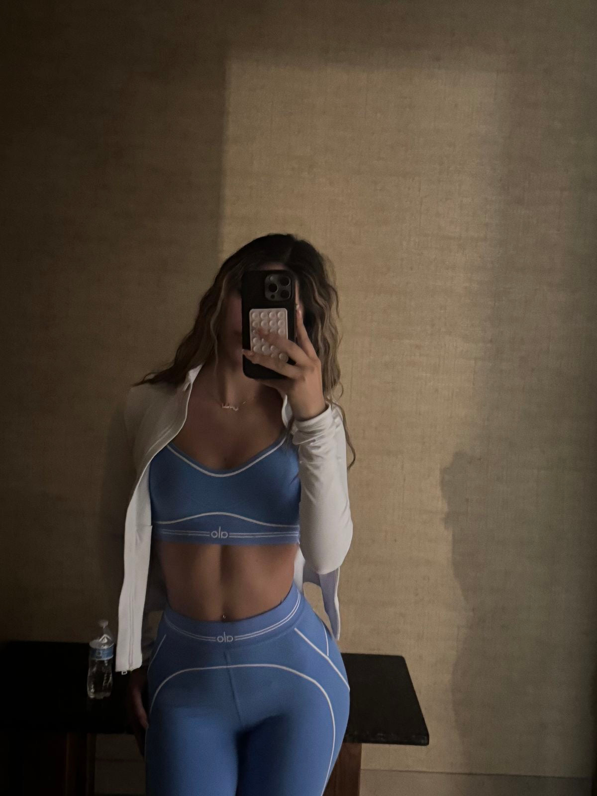 Conjunto alo yoga líneas azul cielo