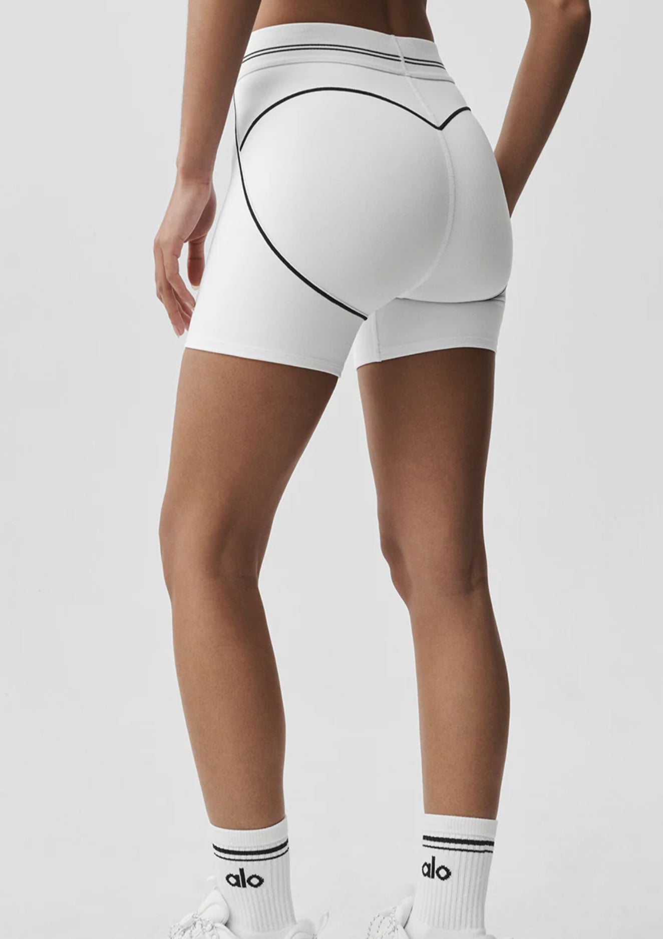 Conjunto Alo yoga líneas short y top