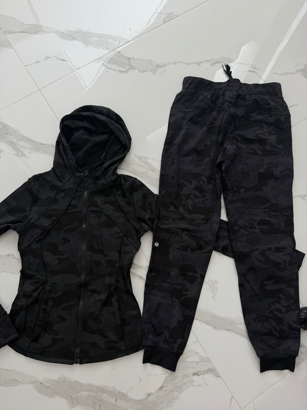 Conjunto lululemon militar
