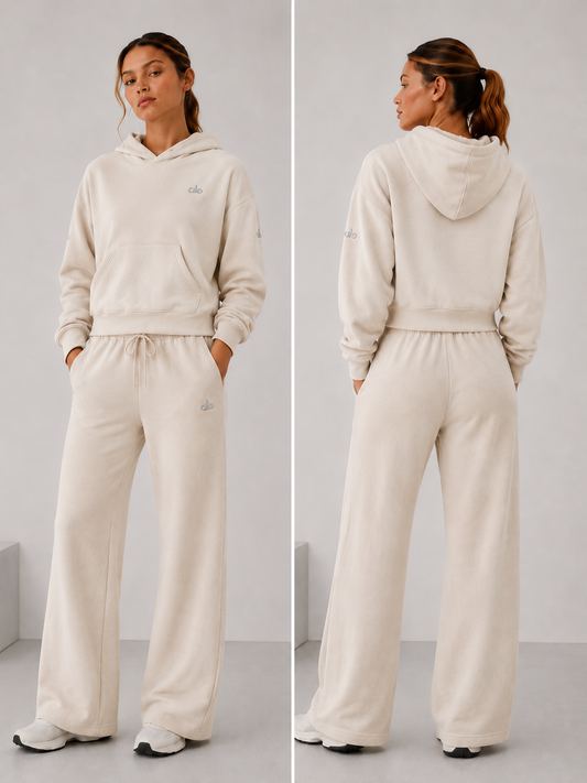 Conjunto Alo yoga beige pants y sudadera