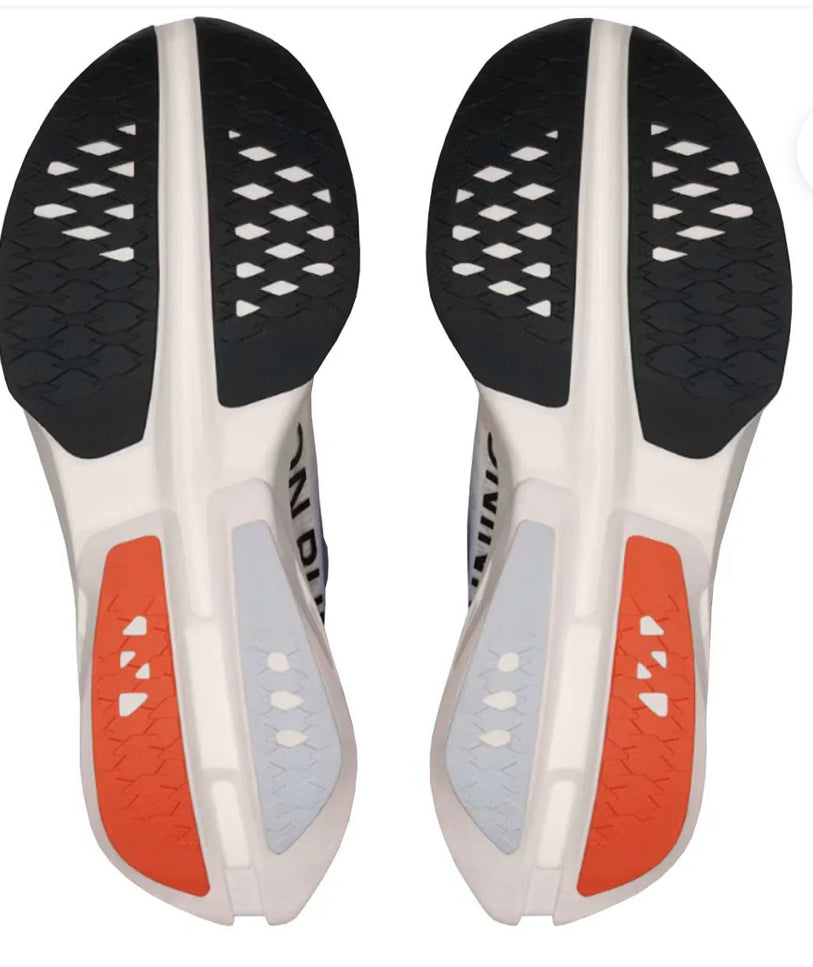 Tenis on Cloud Hyper naranja