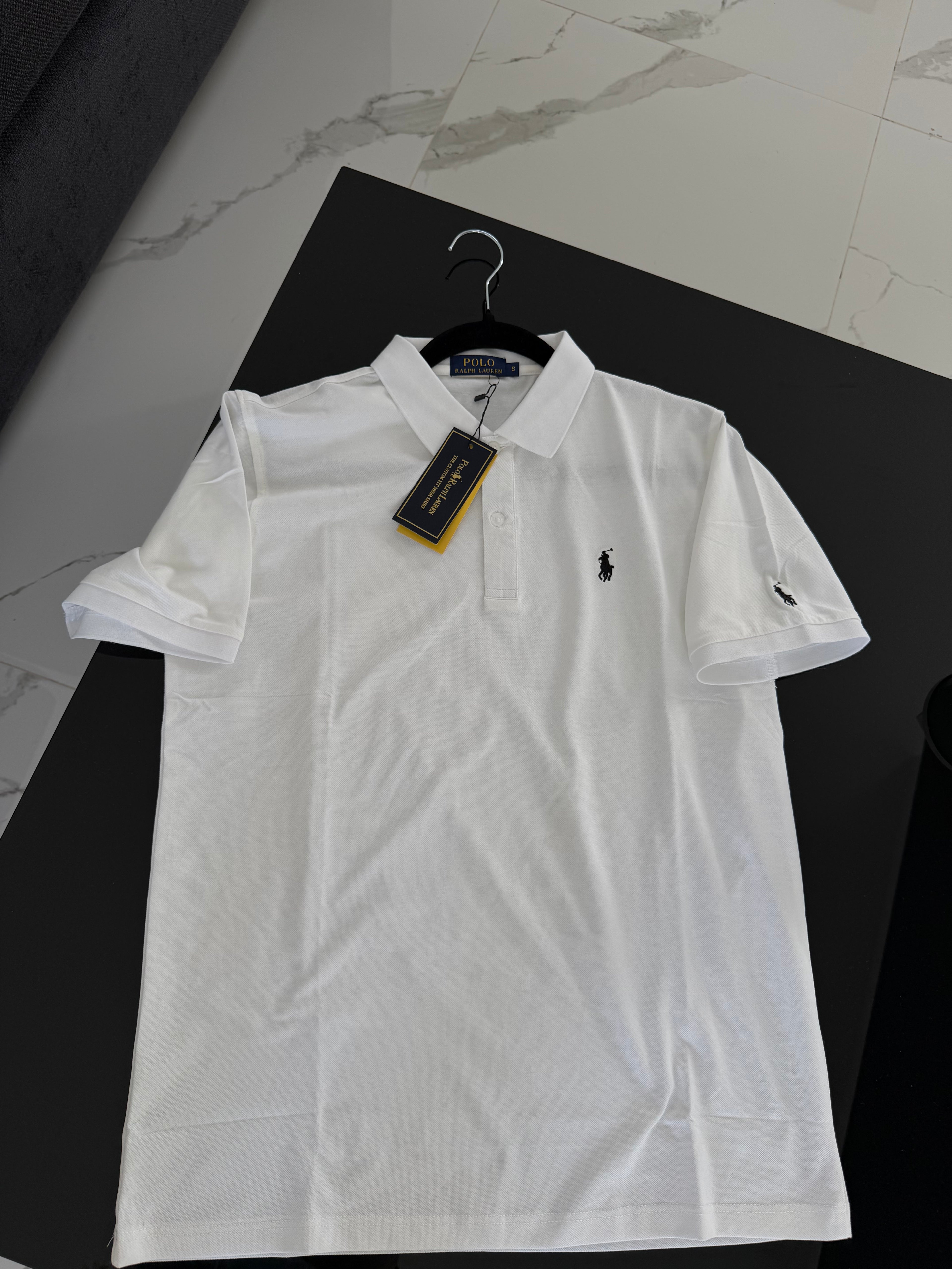 Playera polo blanca
