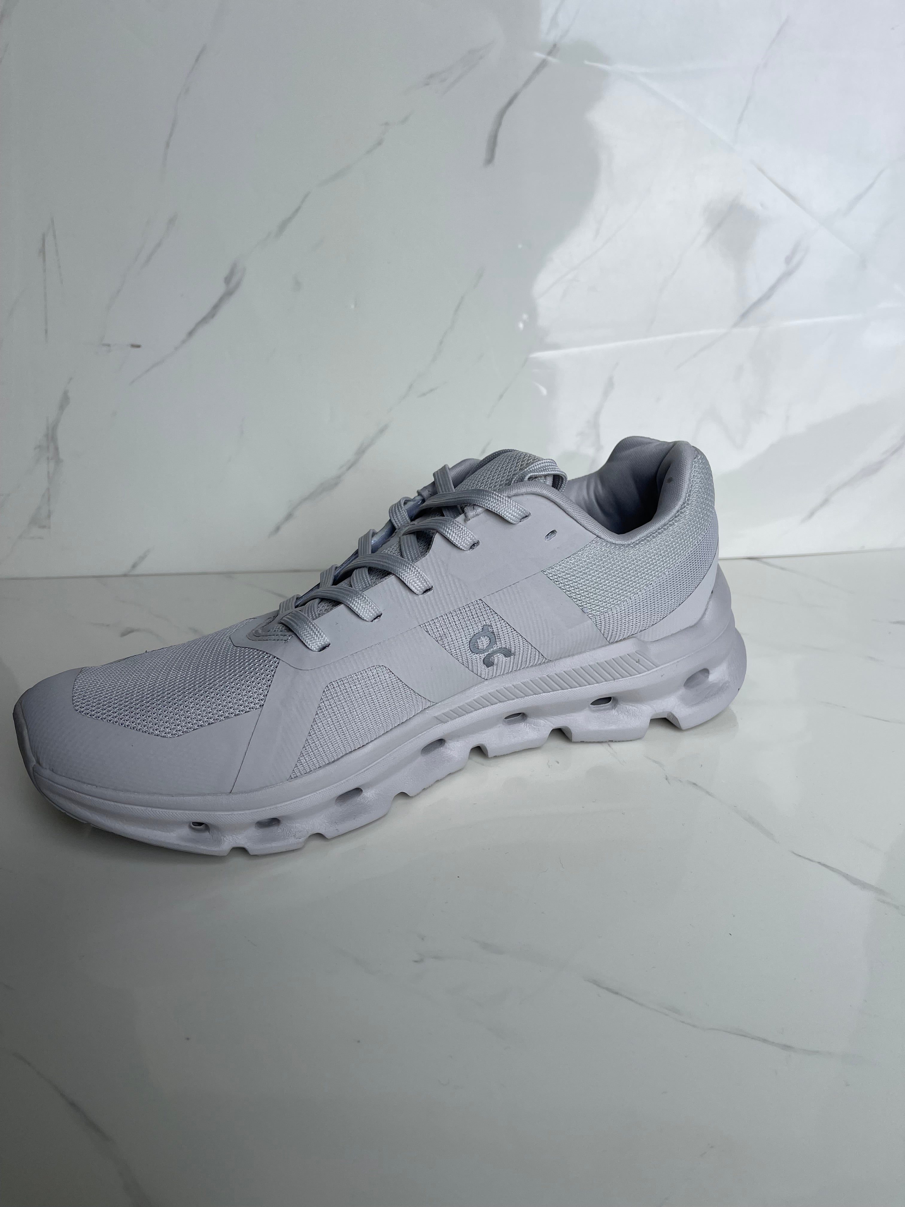 Runner gris