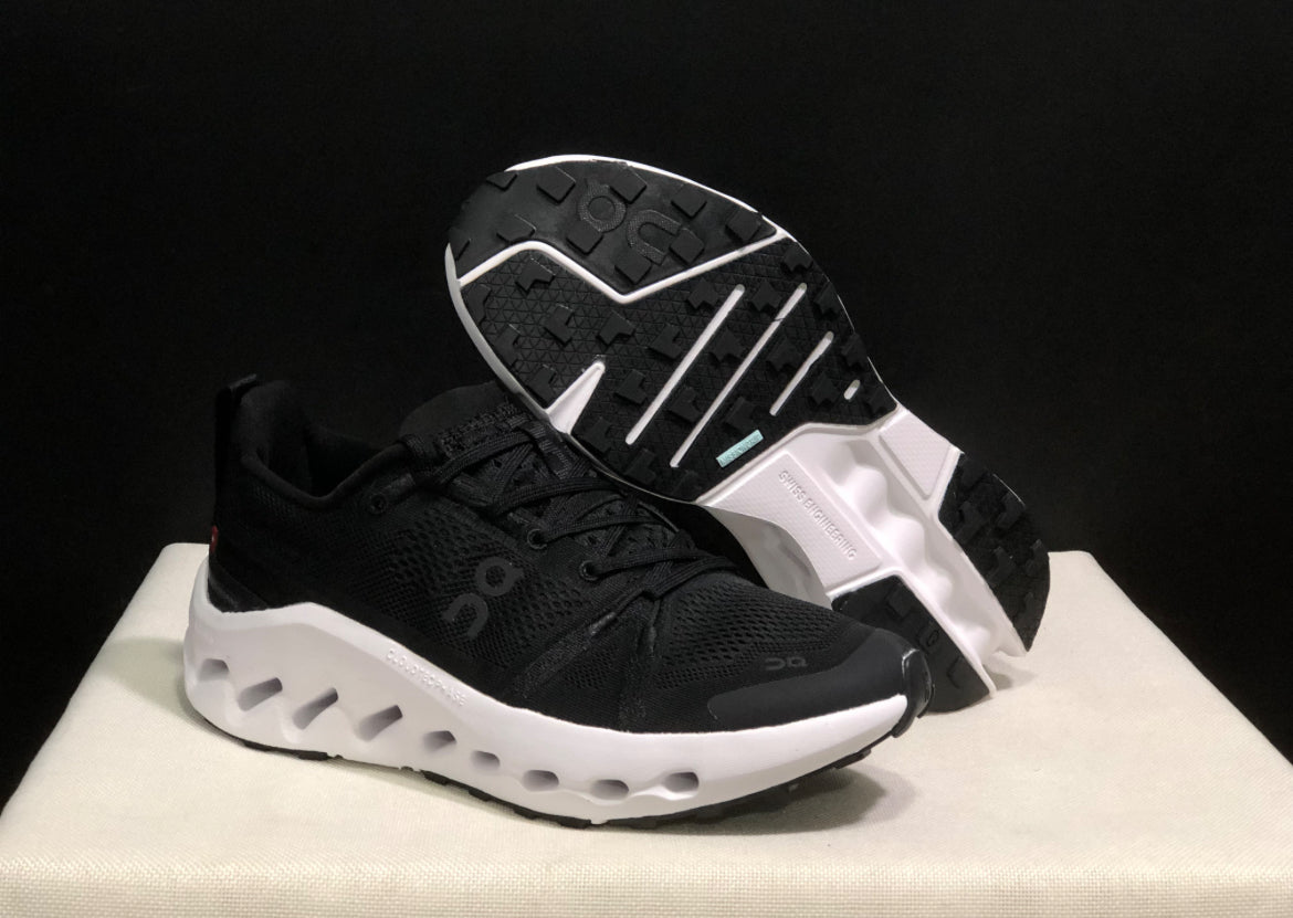 Tenis on Cloud Trail negro suela blanca