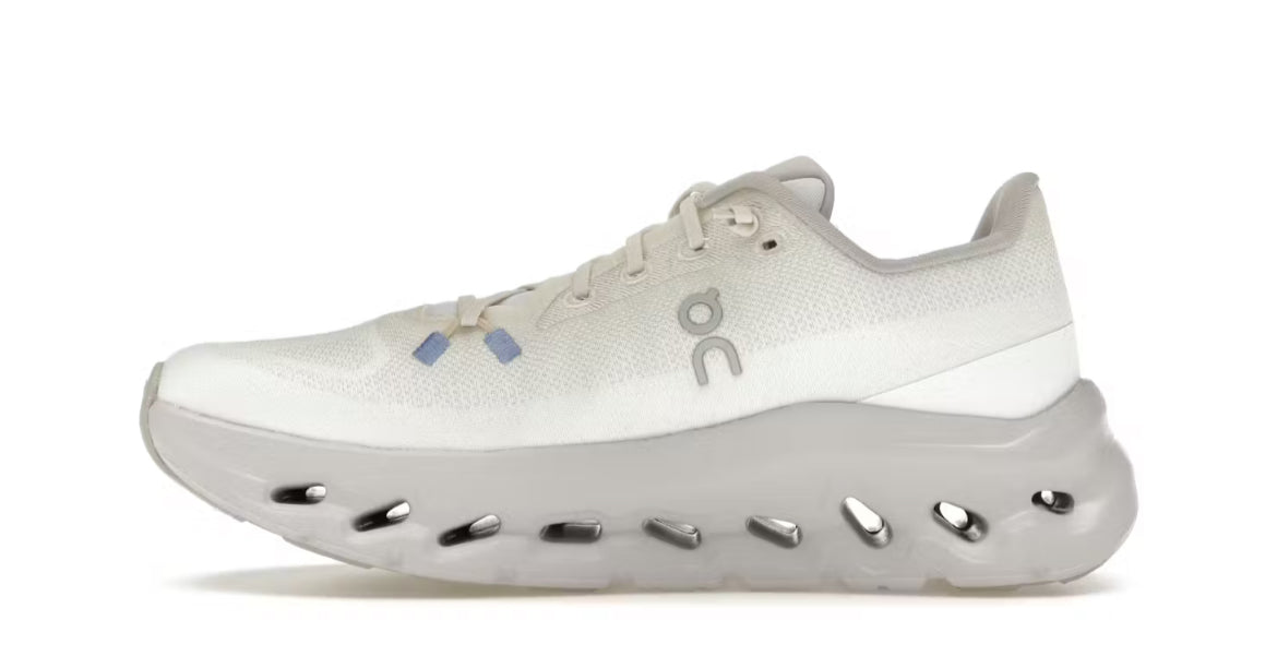 Tenis on Cloud Tilt beige suela lila