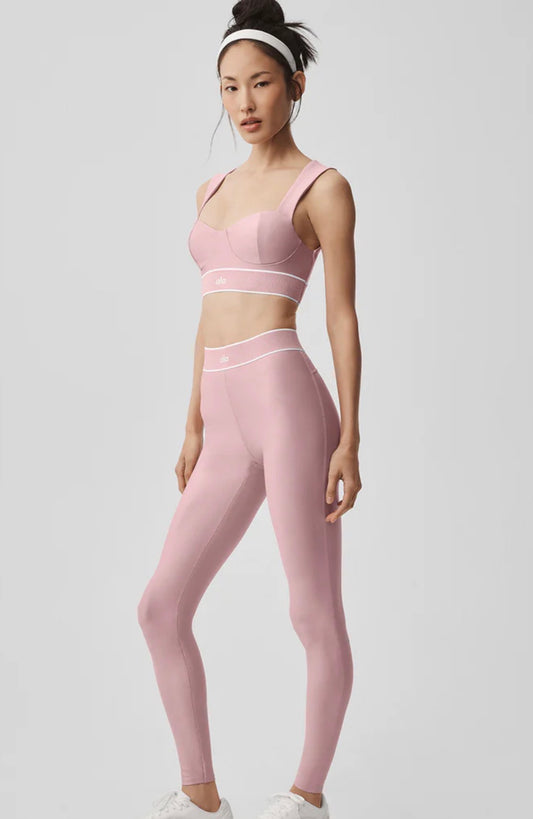 Conjunto Alo yoga resorte