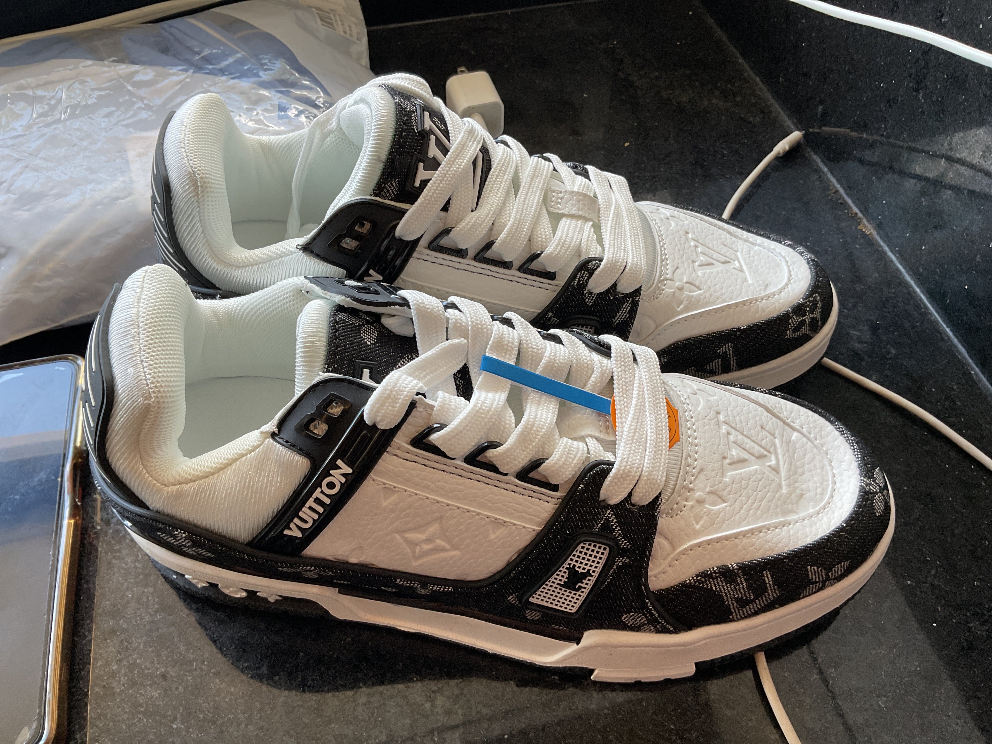 LV negros