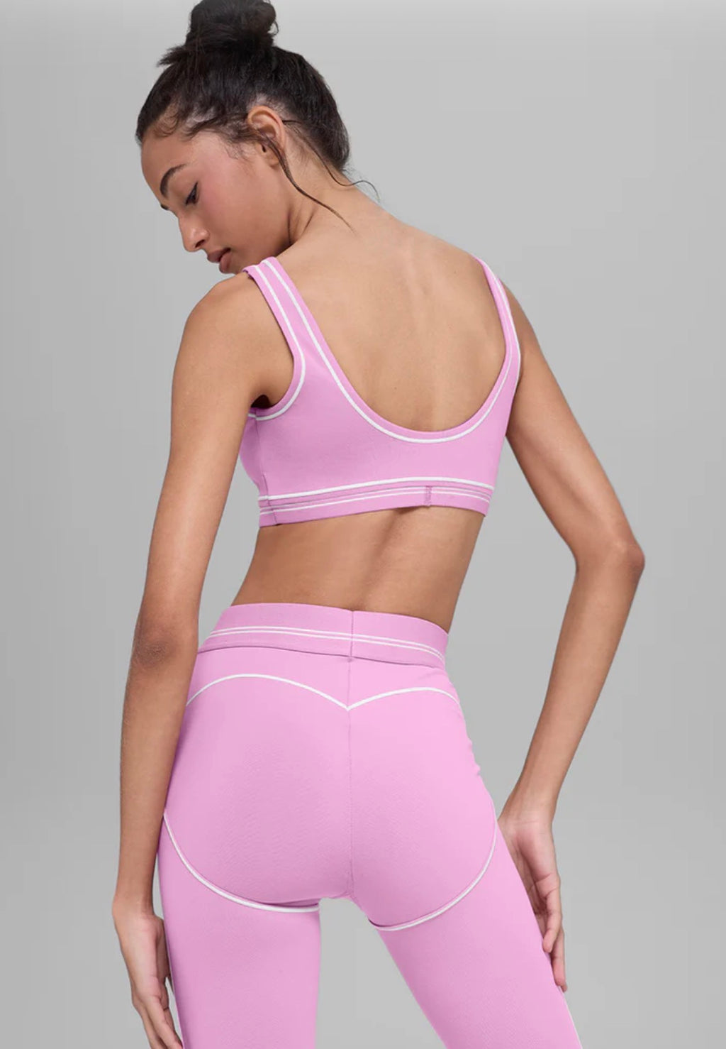 Conjunto Alo yoga líneas