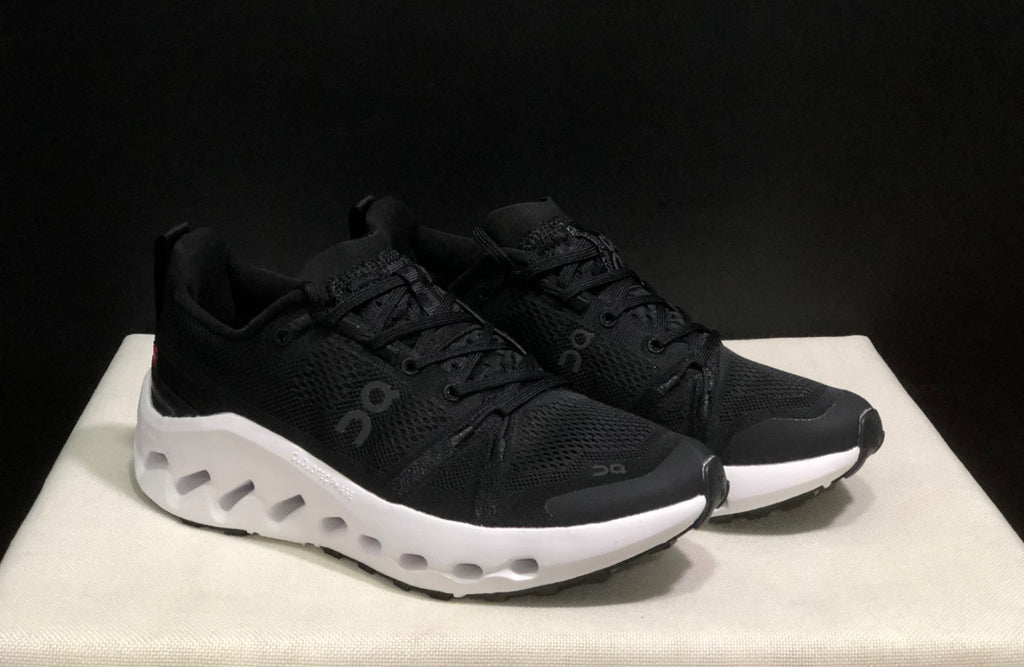 Tenis on Cloud Trail negro suela blanca