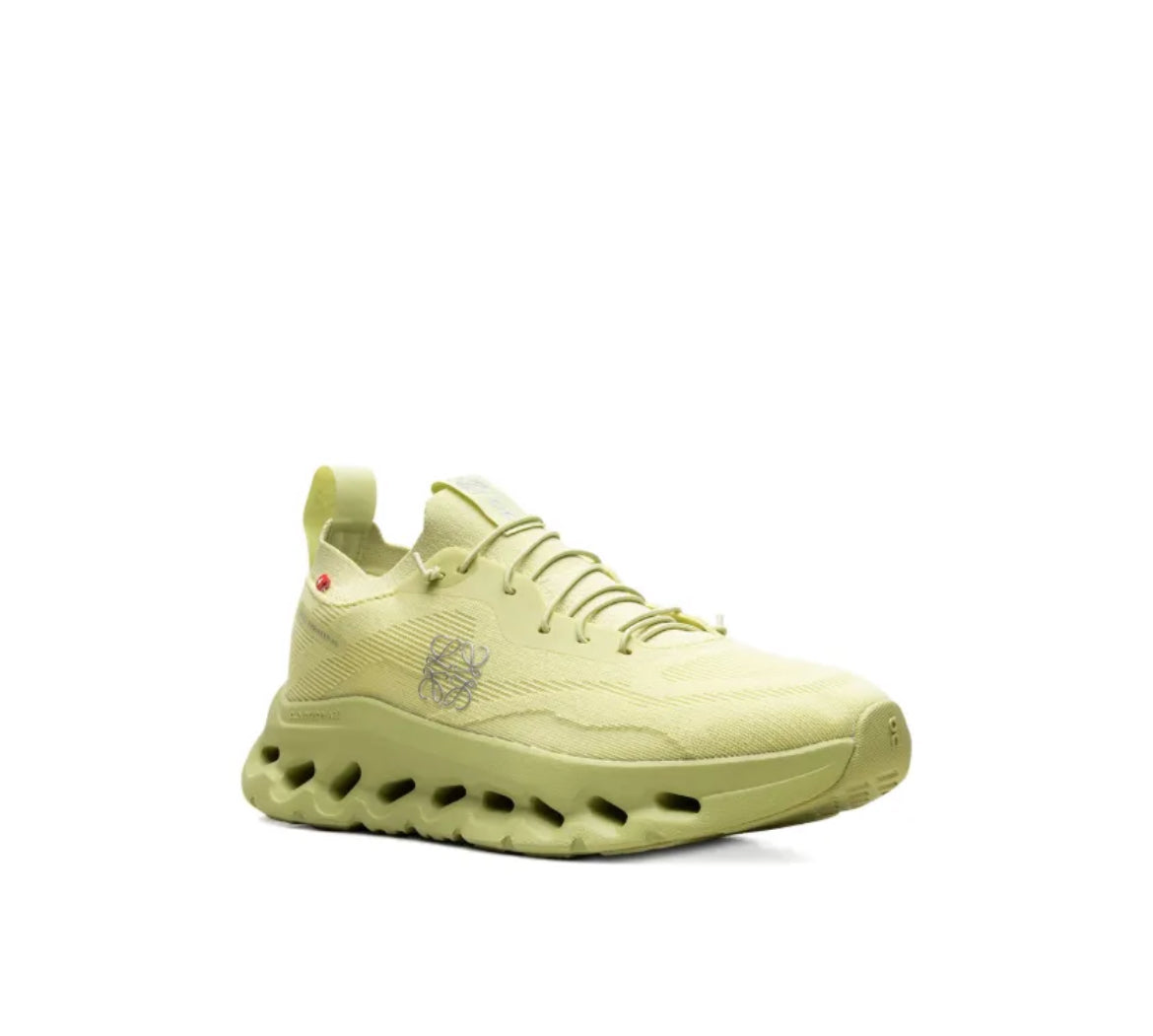 Tenis On x Loewe verde fosforescente