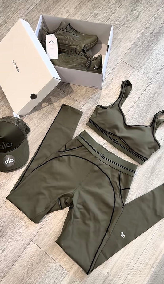 Conjunto Alo yoga l��neas v