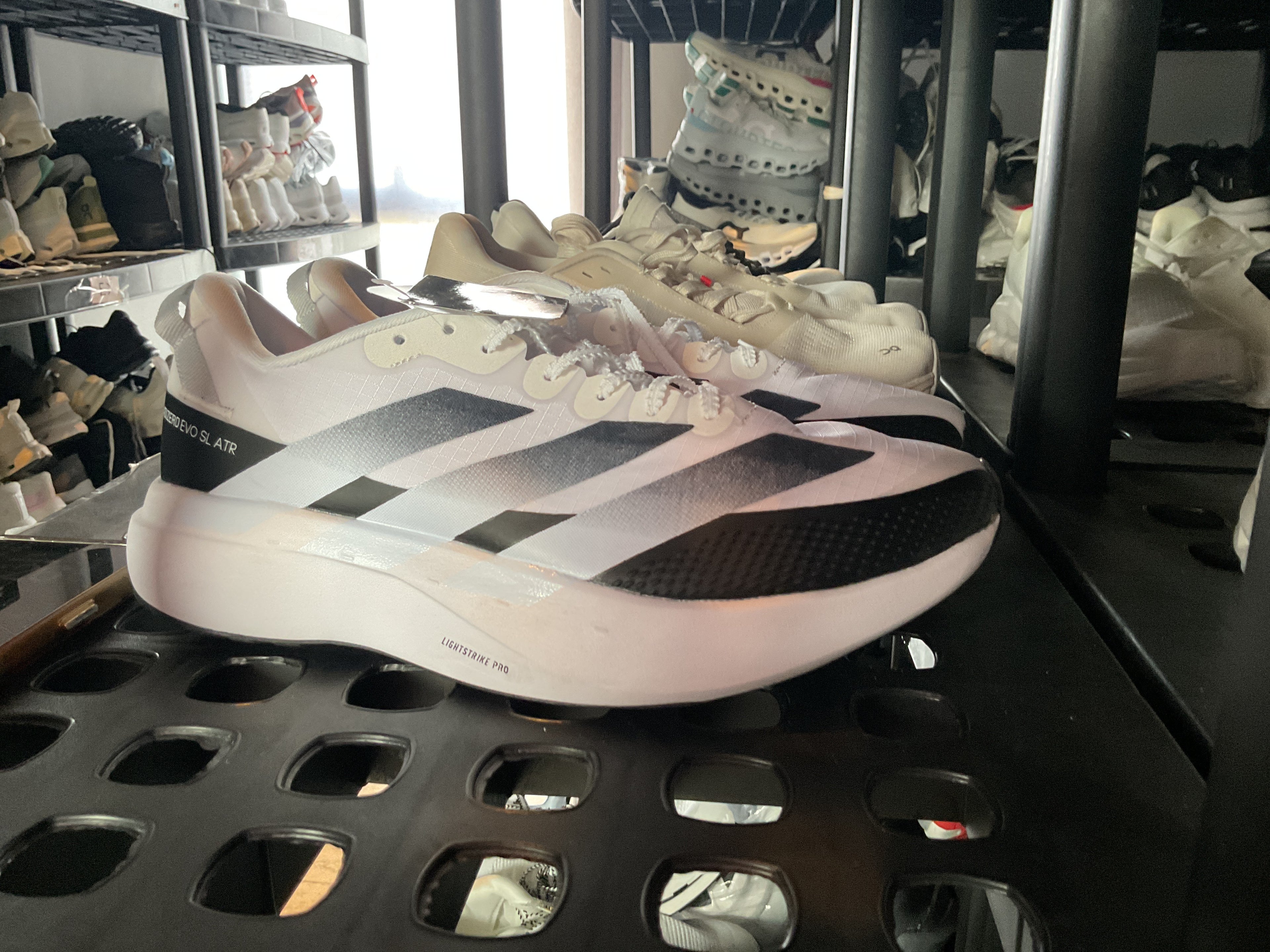 Tenis Adizero blanco negro