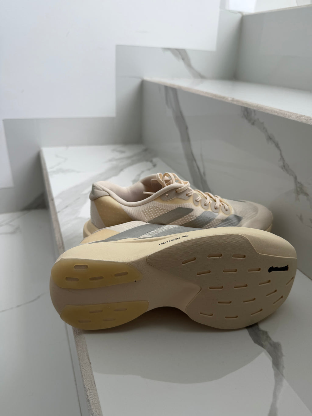 Adizero crema