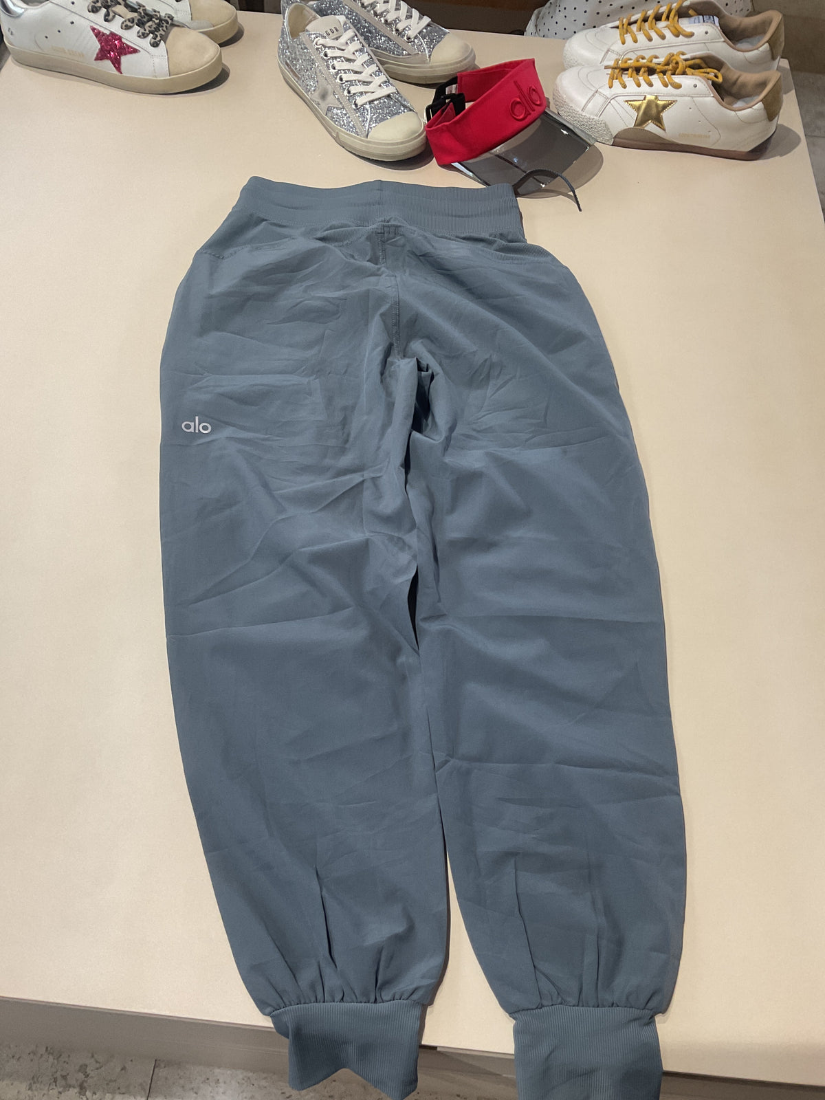 Jogger Alo yoga gris