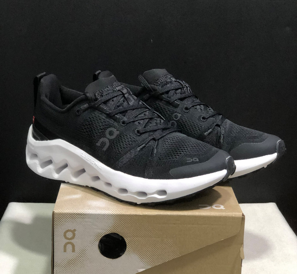 Tenis on Cloud Trail negro suela blanca