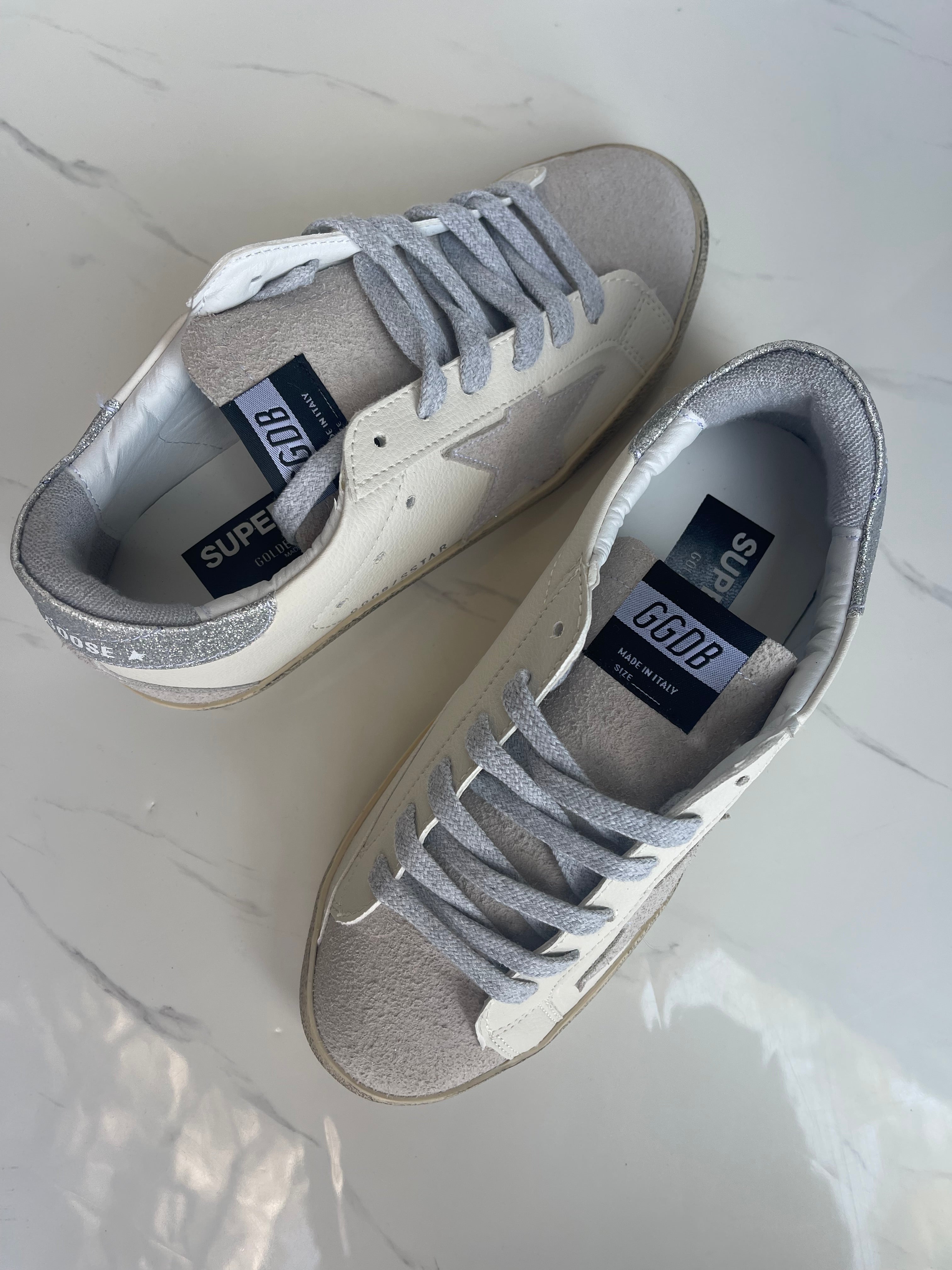 Golden goose latte gris dama