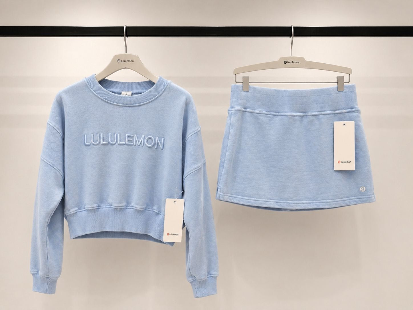 Conjunto Lululemon falda y sudadera