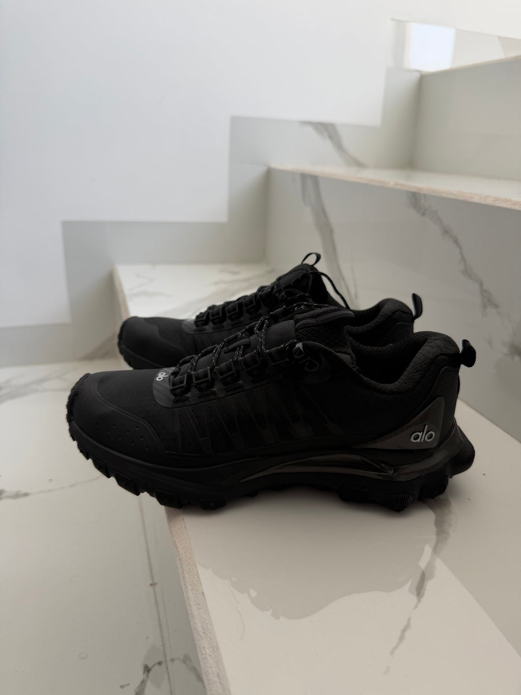 Tenis Alo yoga runner negro