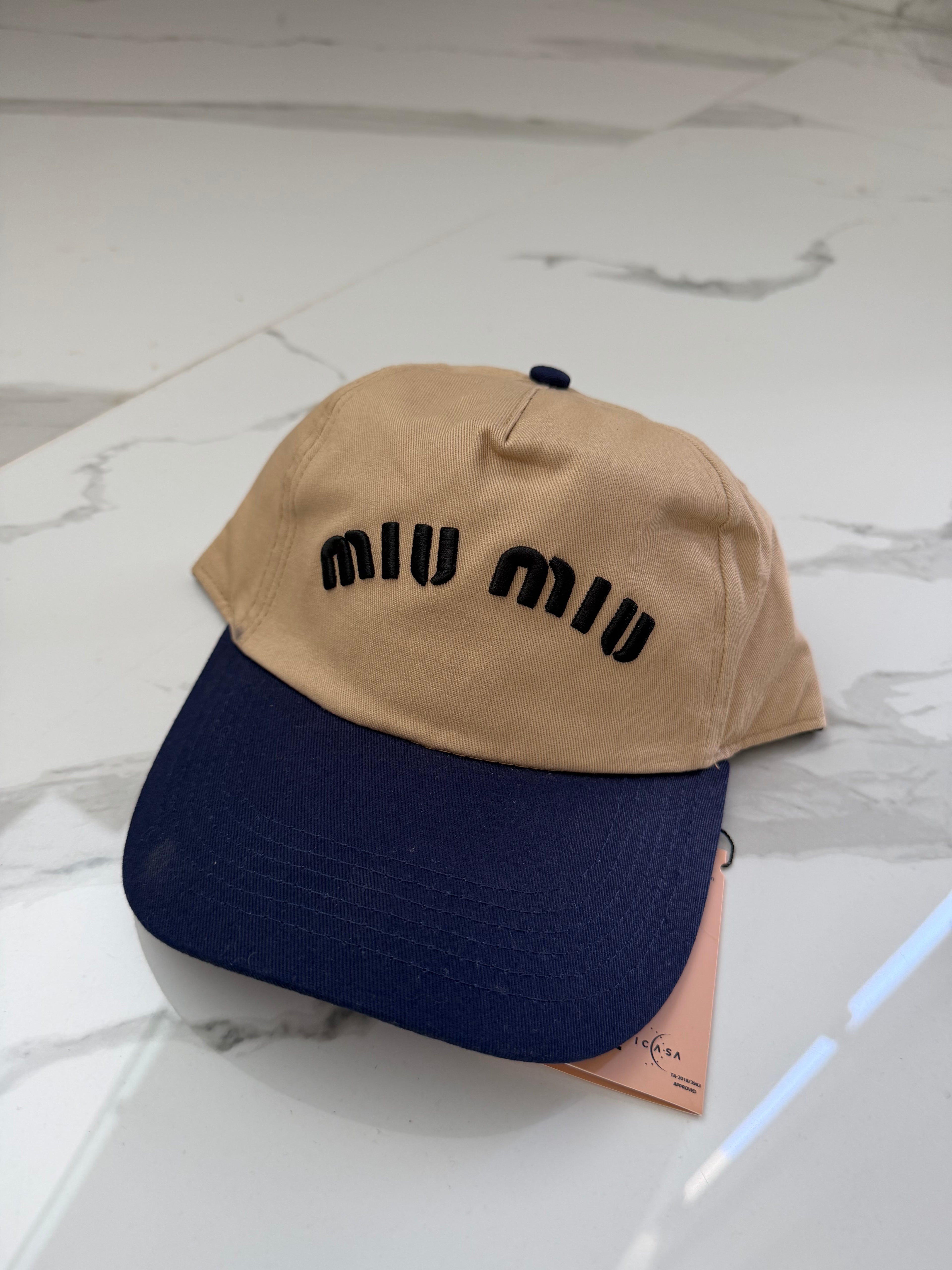 Gorra Miu Miu