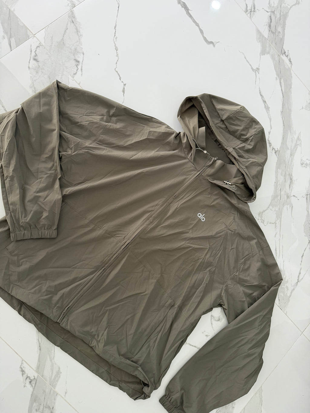 Chamarra alo yoga verde militar