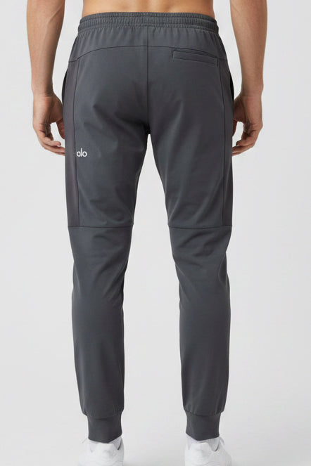 Pants Alo yoga gris licra caballero