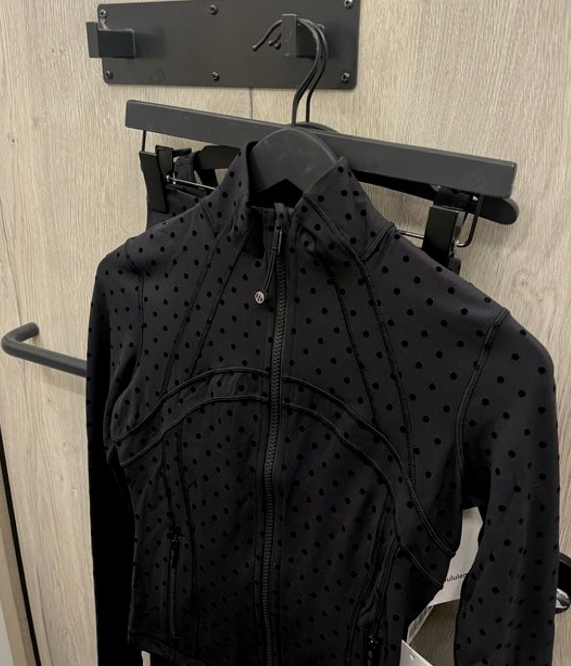 Define jacket Lululemon puntos