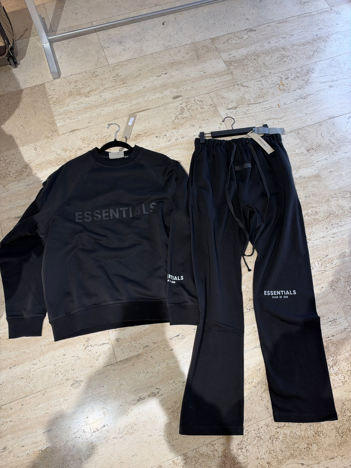 Conjunto essential negro