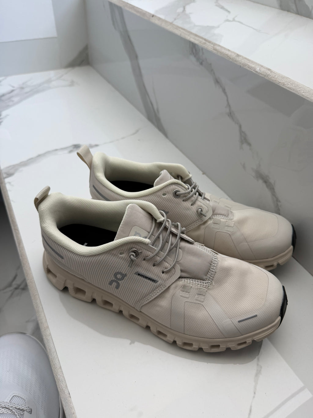 On Cloud 6 beige