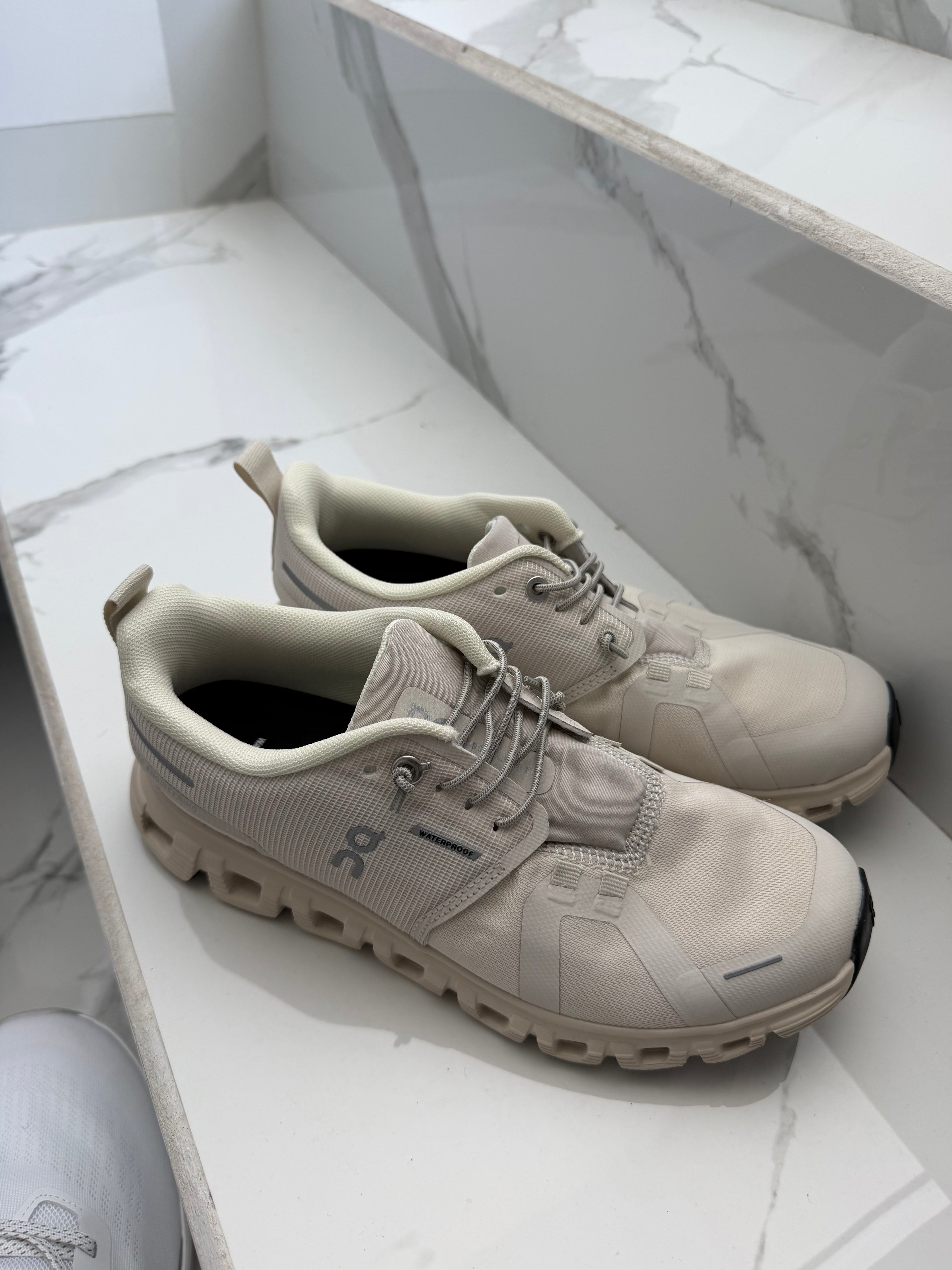 On Cloud 6 beige
