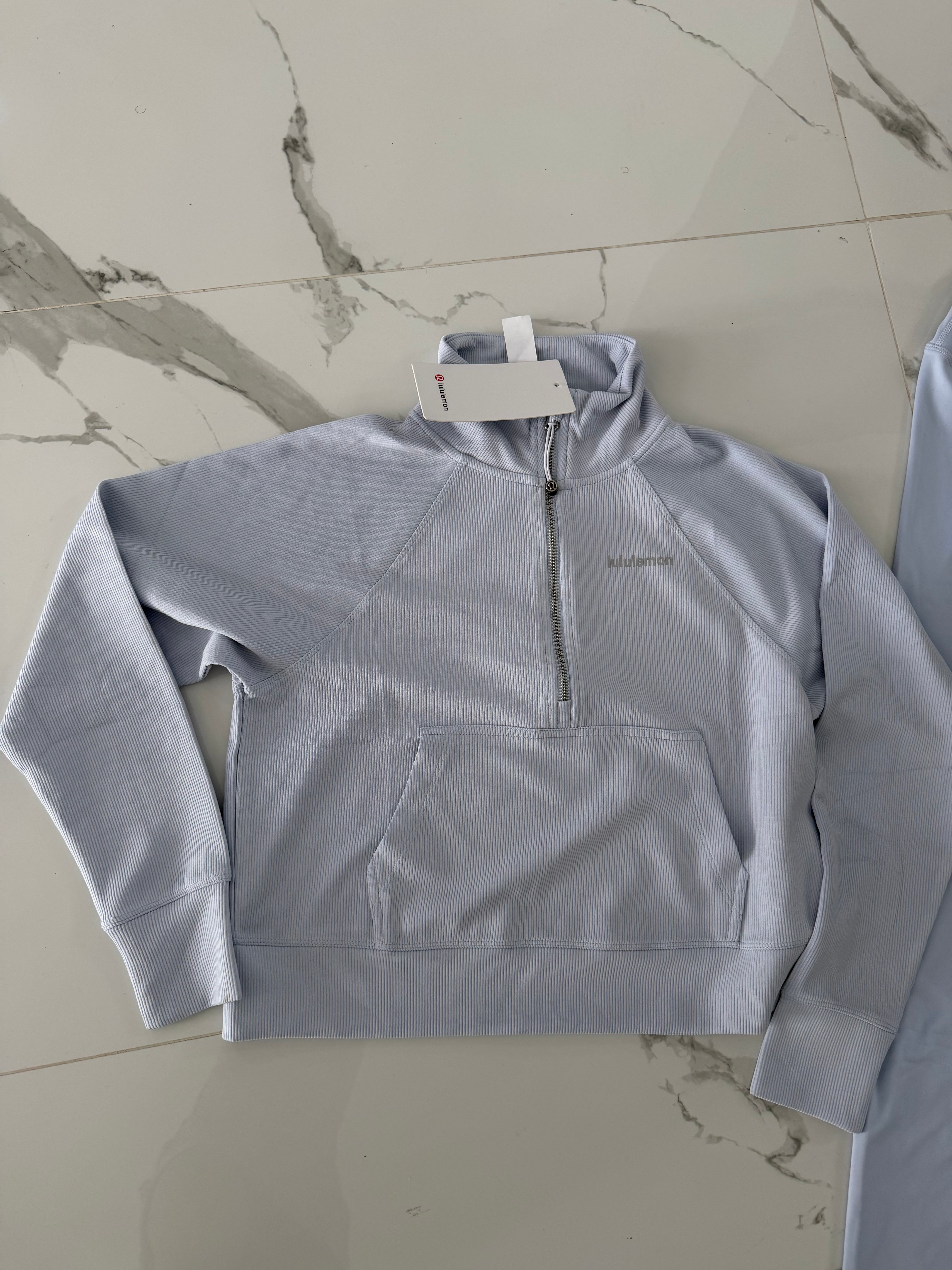 Conjunto lululemon azul cielo