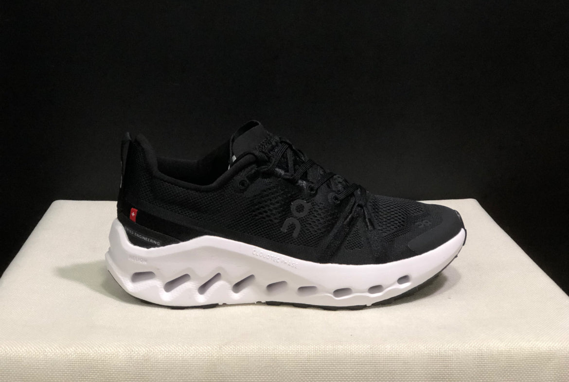 Tenis on Cloud Trail negro suela blanca