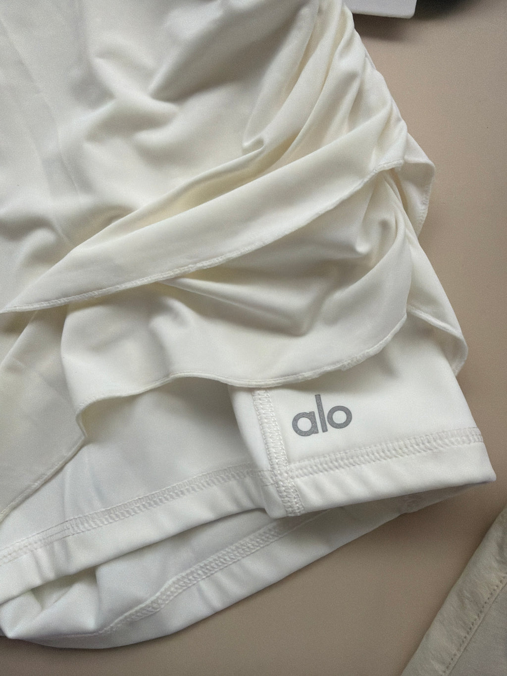 Falda Alo yoga lisa blanca