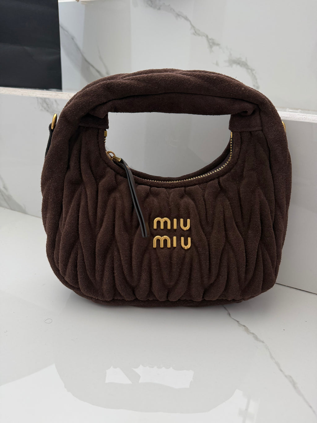 Bolsa Miu Miu café gamuza