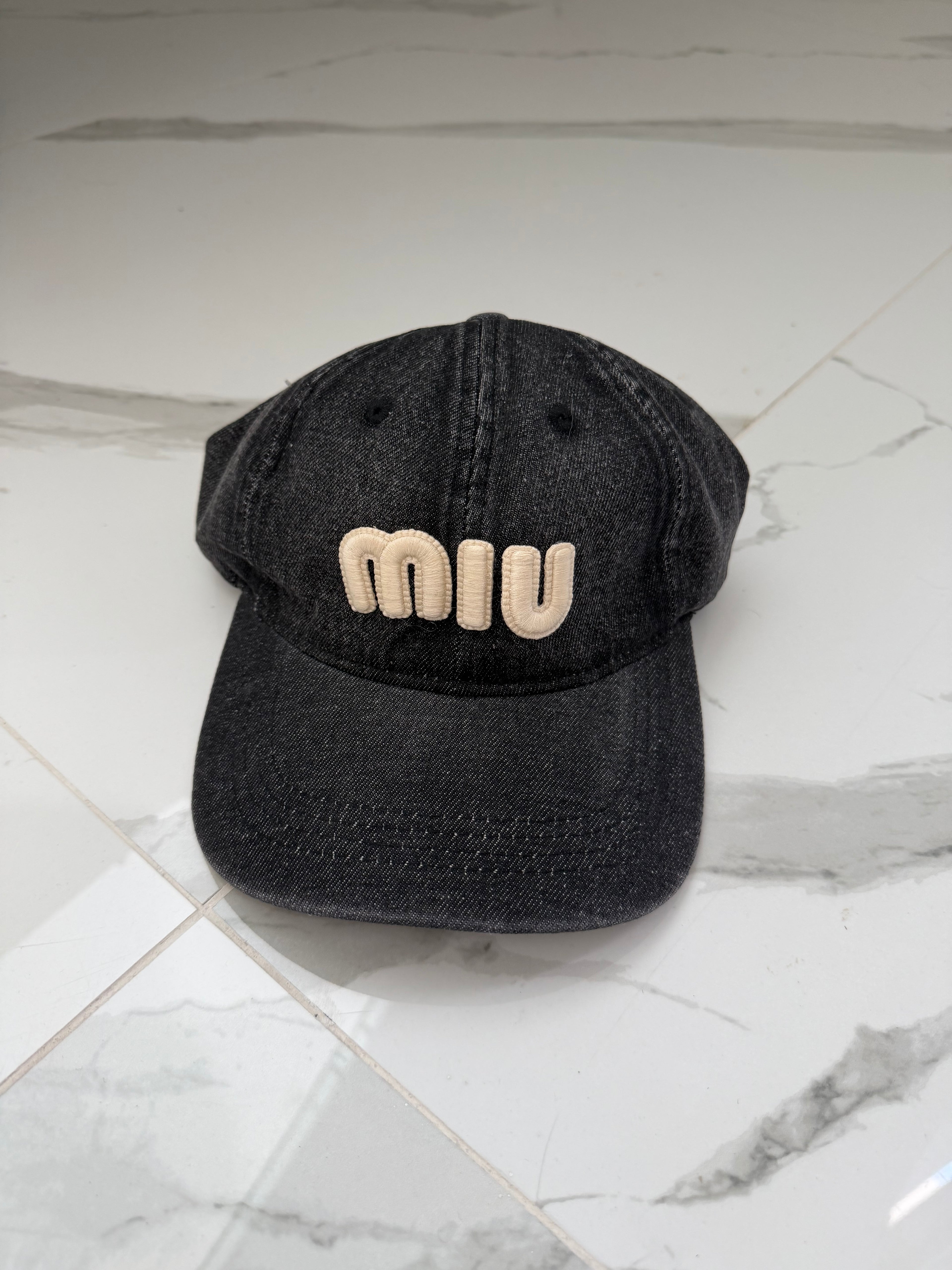 Gorra Miu Miu