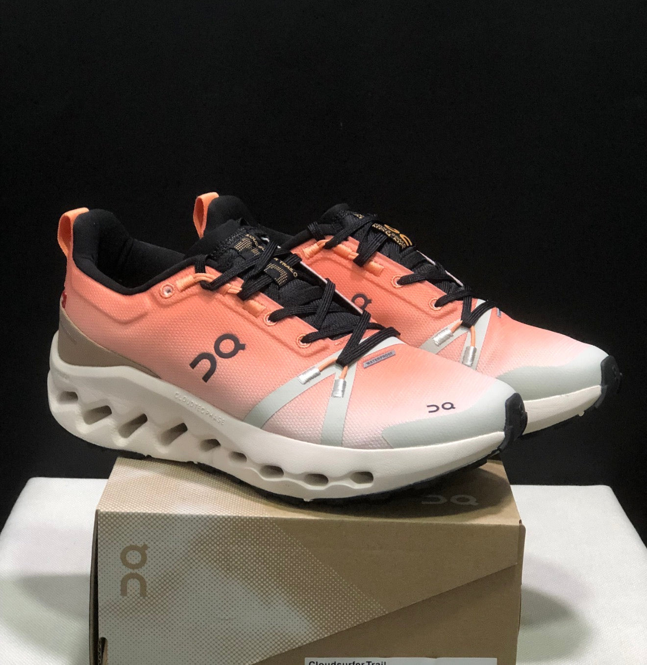 Tenis On Cloud Trail naranja