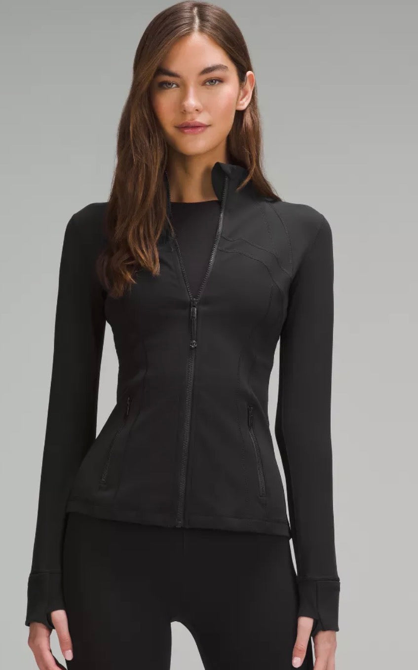 Define jacket Lululemon negra