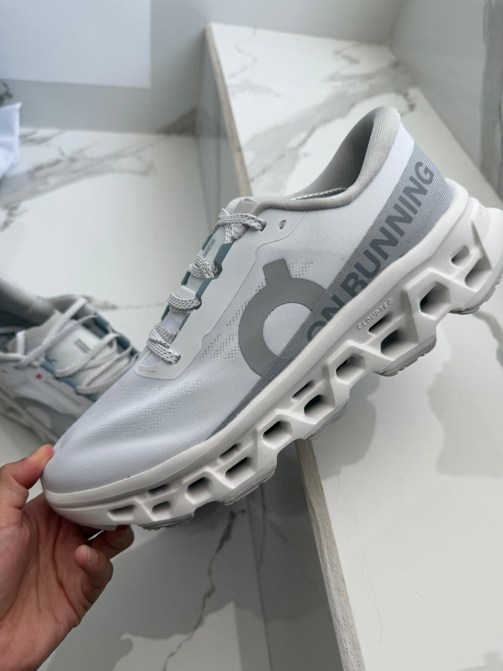 On Cloud On running gris