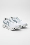 Tenis on Cloud running gris