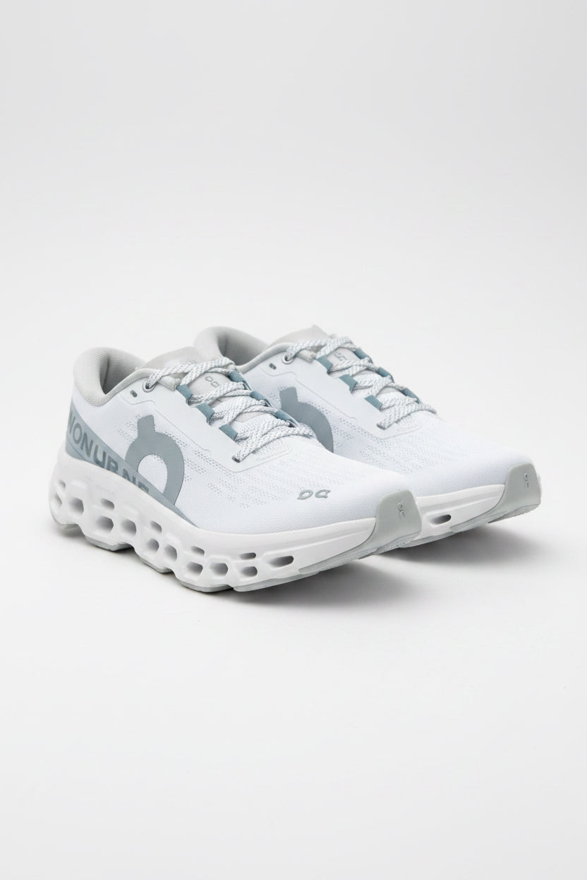 Tenis on Cloud running gris