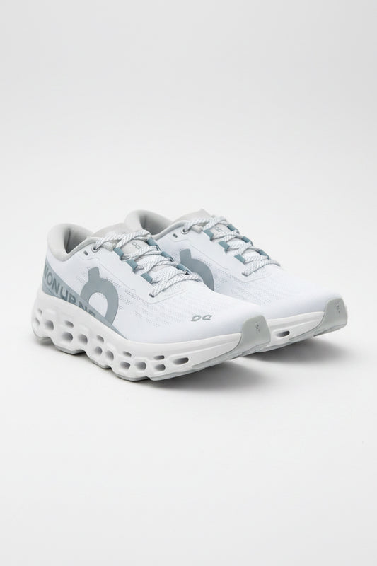 Tenis on Cloud running gris