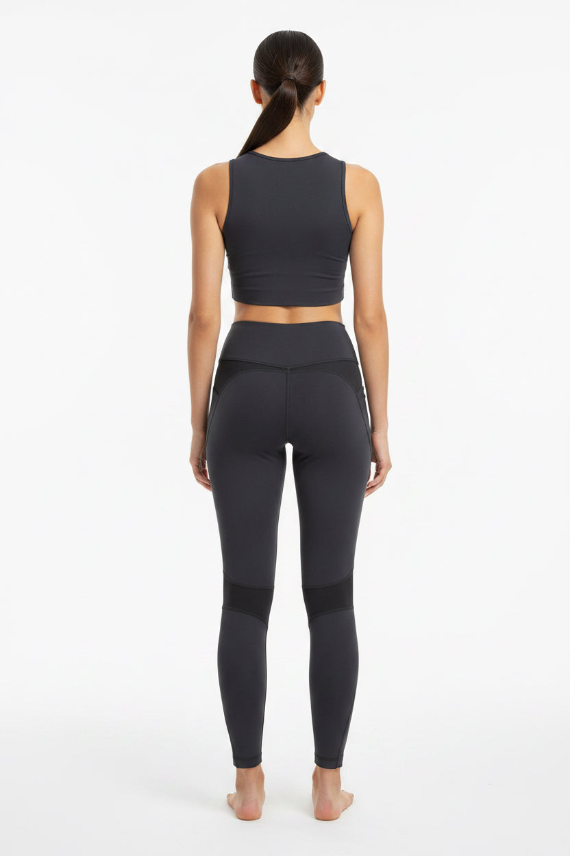 Leggin Alo yoga negro maya atrás