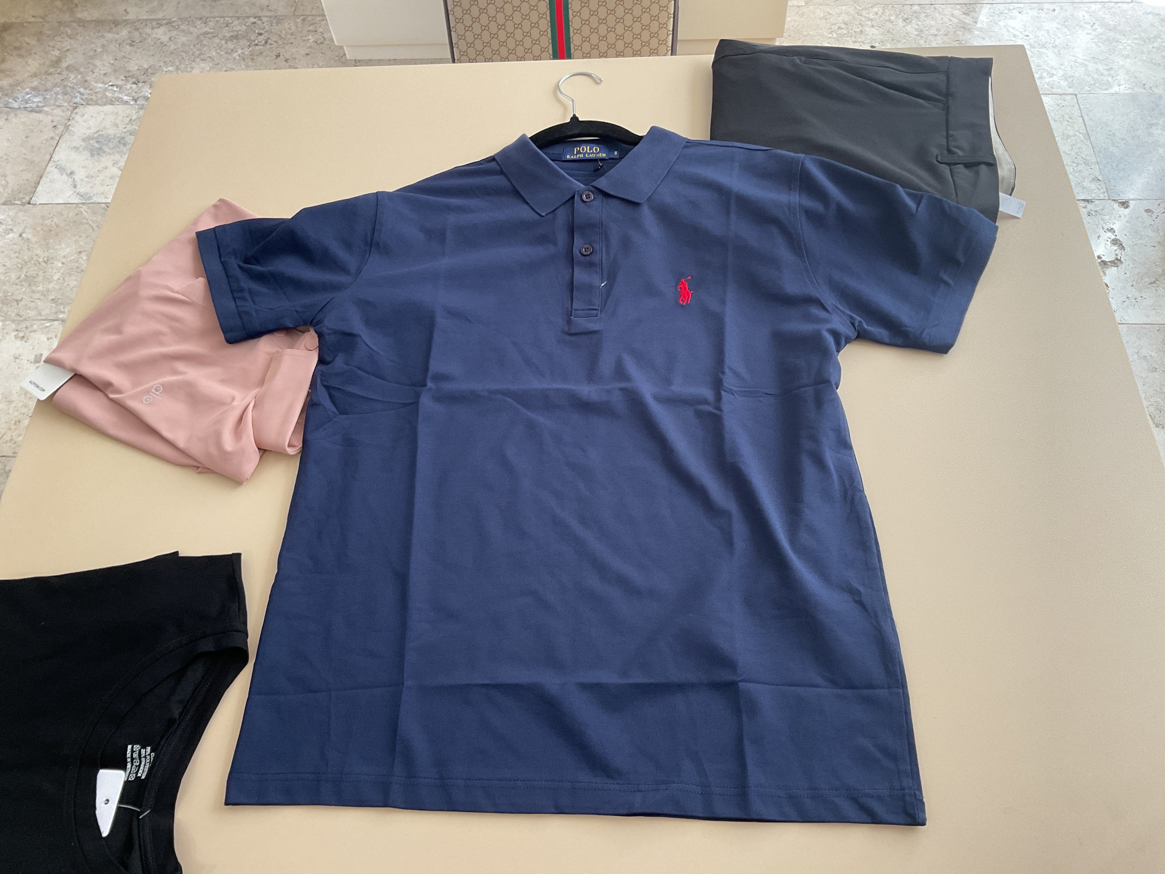 Camisa polo azul marino