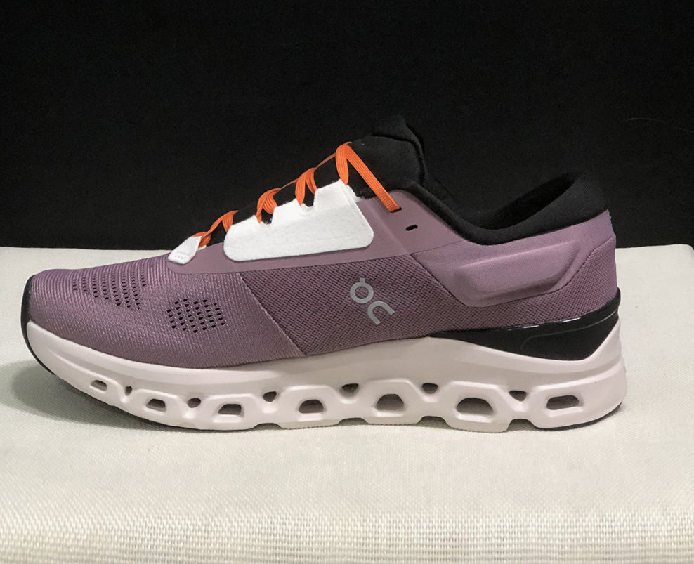 Tenis on Cloud stratus morado
